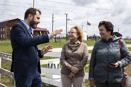 Александр Ведерников получил благодарность от благотворительного фонда Тихомировых